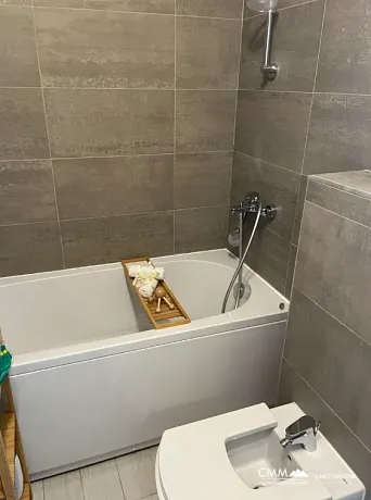 Tivat’ta büyük teraslı ve otoparklı penthouse — 99 m², 3 yatak odası